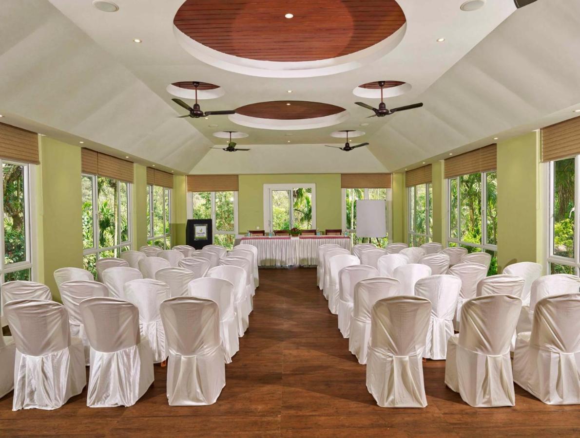 The Woods Resorts Wayanad Sultan Bathery Exterior foto